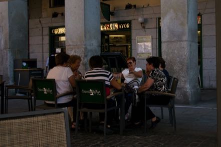 Plaza Ladies Table